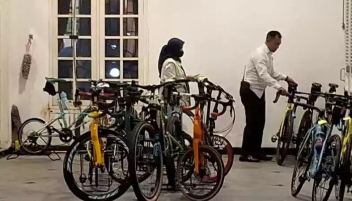 KPK Geledah Rumah Dirut RSUD Ponorogo, Puluhan Sepeda Mewah Disita