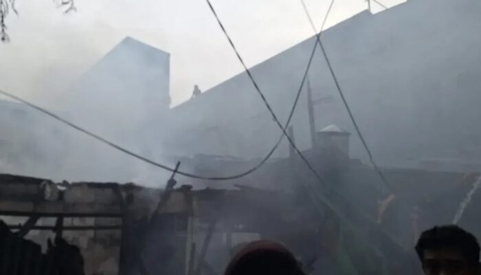 Terbakarnya Puluhan Rumah di Jatipulo Dipicu Putusnya Kabel SUTET