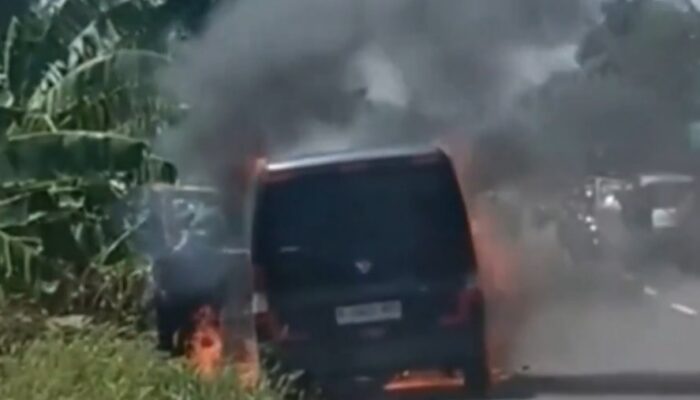 Mobil Bawa Uang Rp4,6 Miliar Milik BNI Terbakar