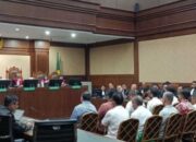 Kasus Proyek Fiktif, Tiga Eks Petinggi Telkom Didakwa Perkaya Diri