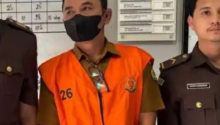 Kejaksaan Tahan Kadis Sosial dan PMD Samosir Terkait Kasus Bantuan Korban Banjir