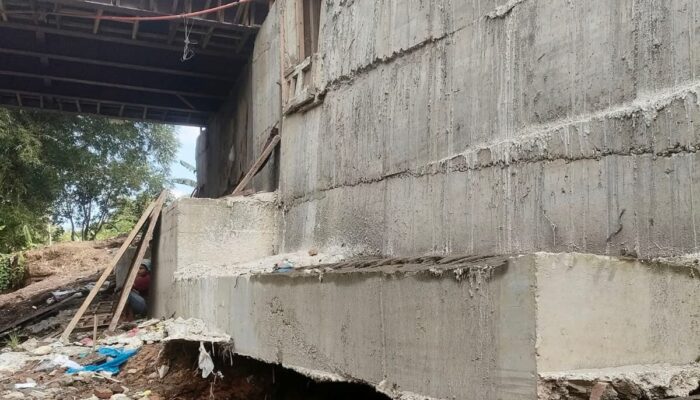 Fondasi Jembatan Proyek Dinas SDABMBK Deli Serdang Terancam Ambruk
