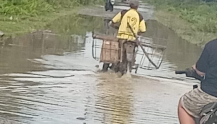 Bencana Alam ‘Mengancam’, Warga Langkat Pasrah Menunggu Keajaiban