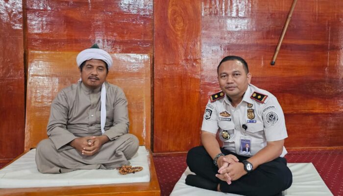 Imigrasi Belawan Salurkan Bantuan ke Pondok Persulukan Serambi Babussalam