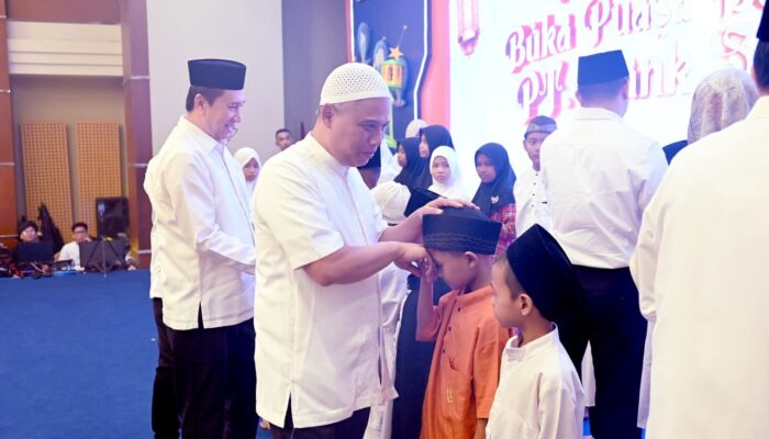 Buka Puasa Bersama Bank Sumut Diwarnai Penyerahan Santunan untuk Anak Yatim