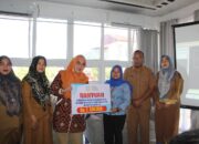 Kaper BKKBN Sumut Serahkan Bantuan Sekaligus Bina PKB di Sibolga