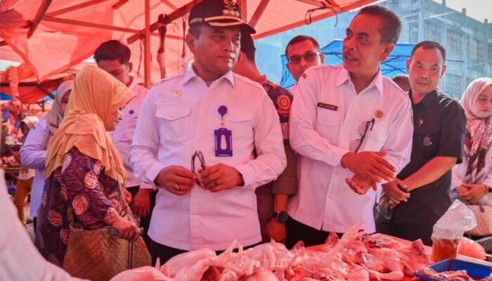 Walikota Padangsidimpuan Tinjau Pasar Tradisional Jelang Ramadhan