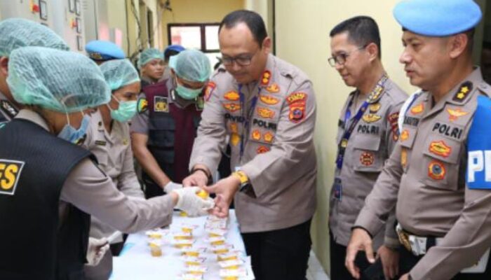 Kapolda Sumut Lakukan Tes Urine