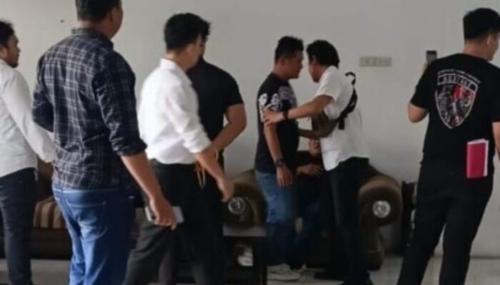 Peras Anggota DPRD, Wartawan Gadungan di Gunungsitoli Diamankan