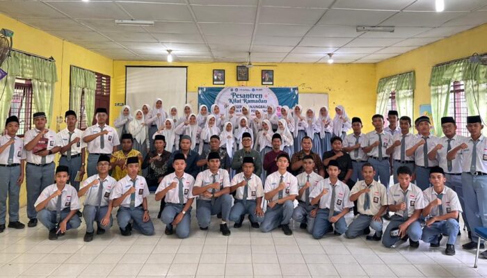 Wakil Walikota Tanjungbalai Hadiri Pesantren Kilat di SMAN 1