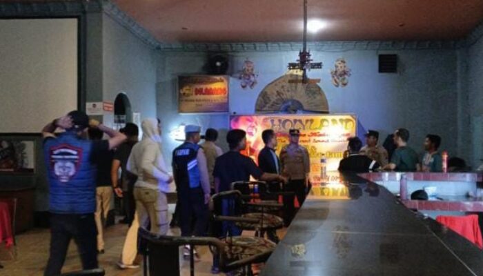 Polres Tapteng Gelar Patroli Blue Light Hingga ke Lapo Tuak