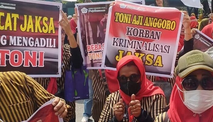 Massa Pujakesuma Geruduk PN Medan