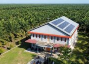 PTPN IV PalmCo Pasang PLTS di Gereja Katolik Kalbar