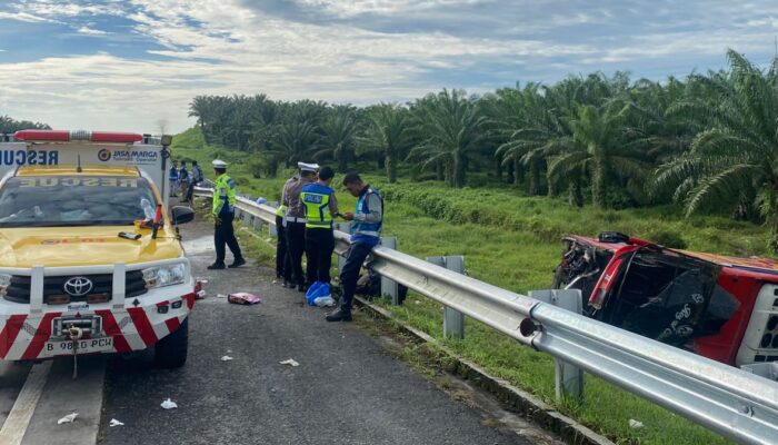 Kecelakaan Maut di Tol KM 63 B, 4 Meninggal dan 19 Luka-luka