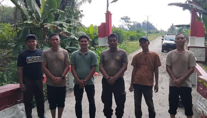 Polsek Dolok Masihul Revitalisasi Jembatan Penghubung Dua Desa