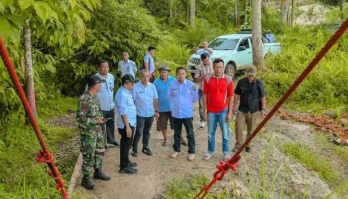 Walikota Padangsidimpuan Tinjau Lokasi Perbaikan Jembatan