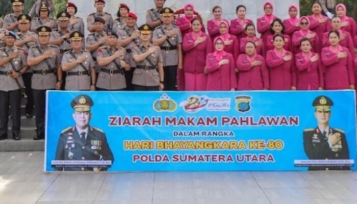 Polda Sumut Ziarah ke TMP Medan Sambut HUT Bhayangkara ke-80