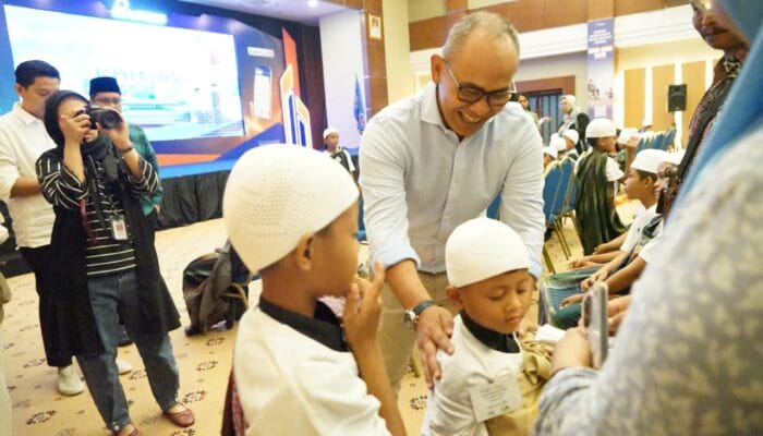 Bank Sumut Salurkan Zakat Pegawai, 100 Anak Ikuti Khitan Massal