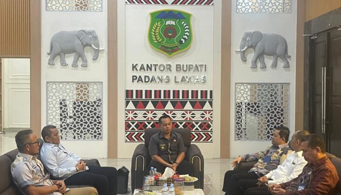 Perumda Tirtanadi Audiensi ke Kantor Bupati Palas