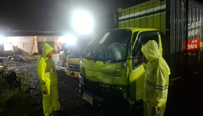 Pengendara Motor di Toba Tubruk Truk, 2 Orang Meninggal