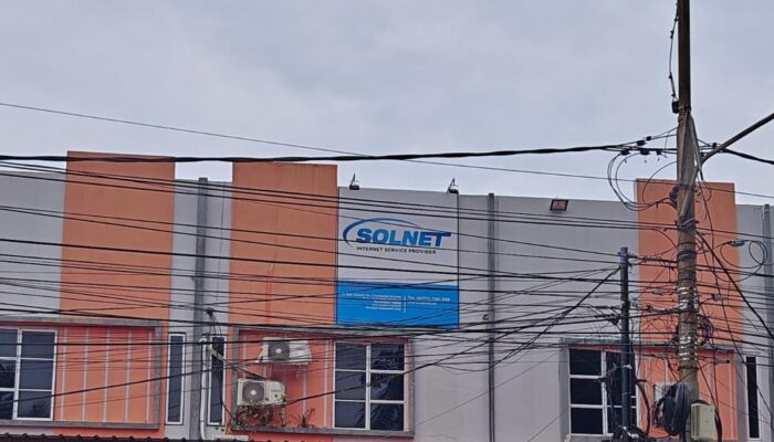 PLN Sebut Pemasangan Kabel Internet PT Solnet di Karimun Ilegal