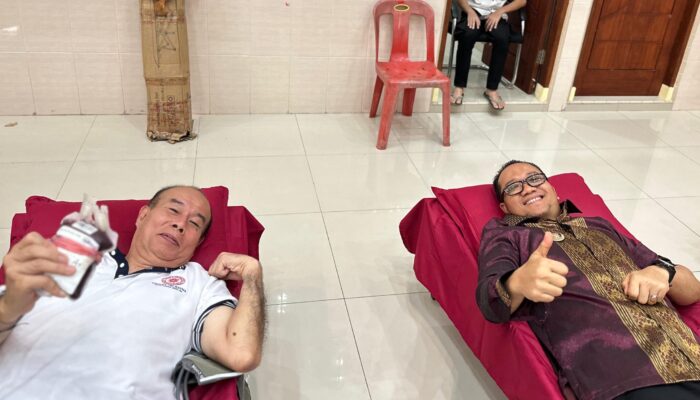 Hadiri Peringatan Hari Tri Suci Waisak, Plh Walikota Tanjungbalai Donorkan Darah