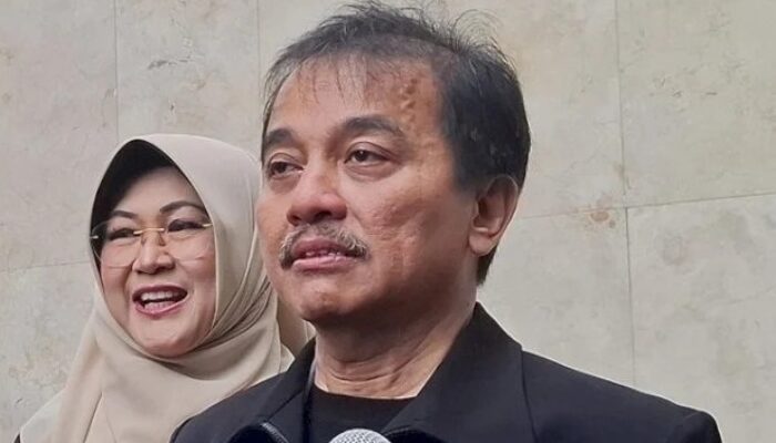 Roy Suryo dan Tifauzia Dijemput Paksa