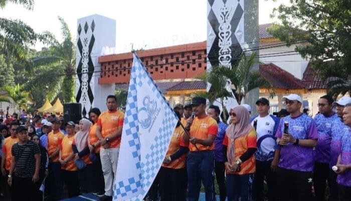 Ribuan Peserta Ikuti Fun Walk Peringatan Hari Jadi Deli Serdang ke-80