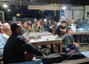 Perkuat Kemanunggalan TNI, Personel Koramil 08 Bangun Nonton Piala Dunia Bareng Warga Dolok Hataran